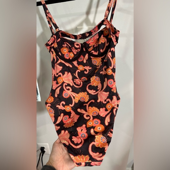 NWT ALC Dylan One-Piece Swimsuit Brown Ganache Multi Paisley XS - Picture 9 of 12